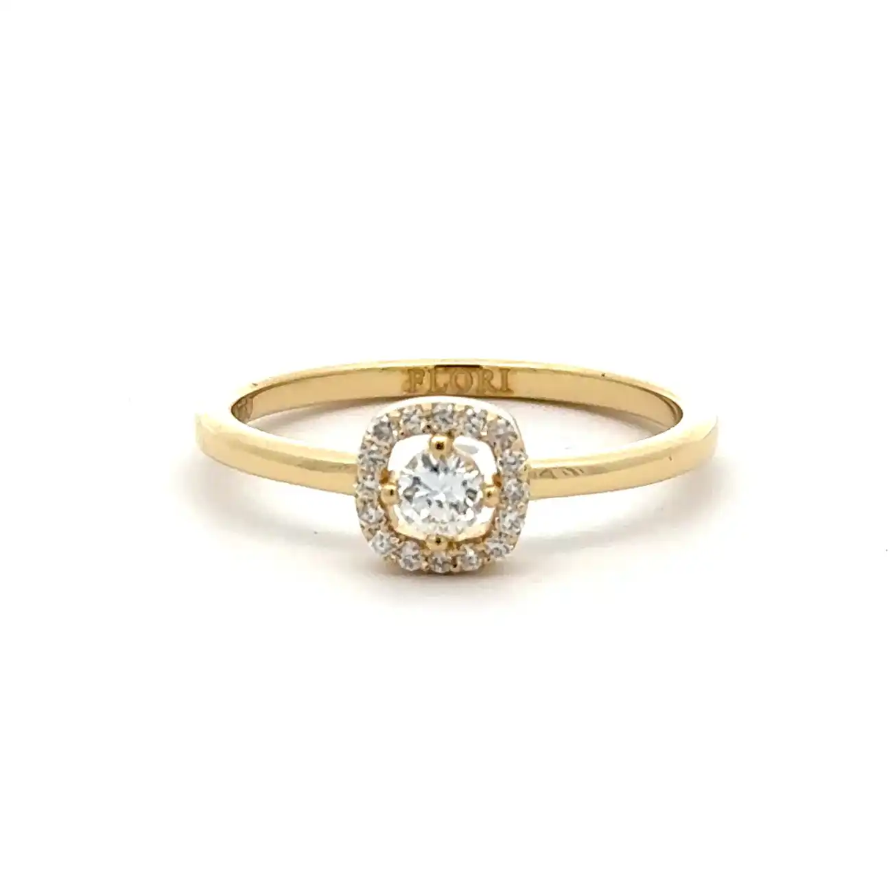 Classic Round Brilliant Diamond Solitaire Ring in 18k Yellow Gold